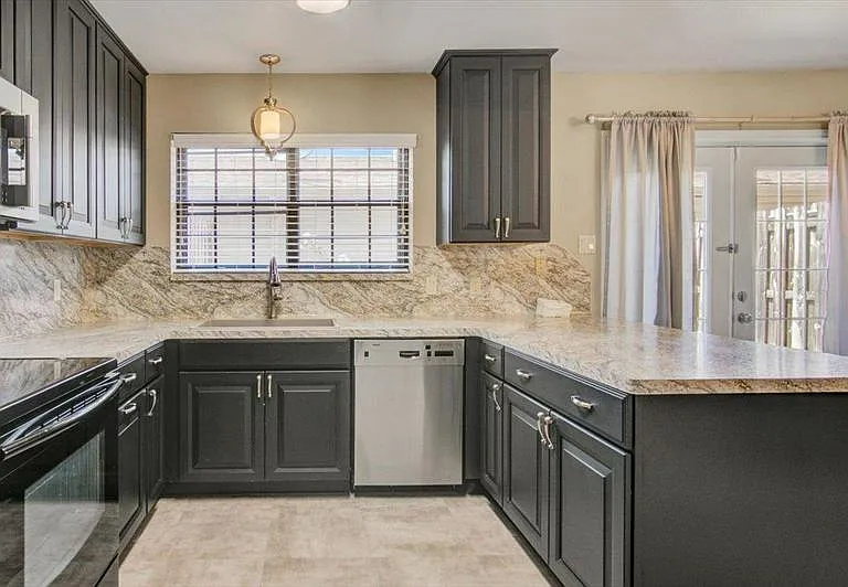 951 Sunmeadow Dr — Photo 10