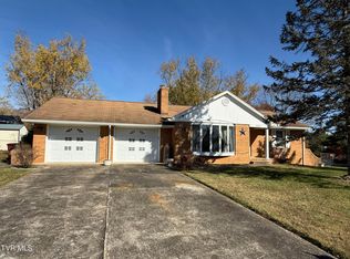 3303 Martin Farm Rd, Johnson City, TN 37601