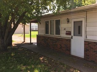241 12th St, Wood River, IL