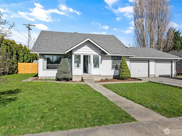 208 Harrison Street, Sumas, WA 98295