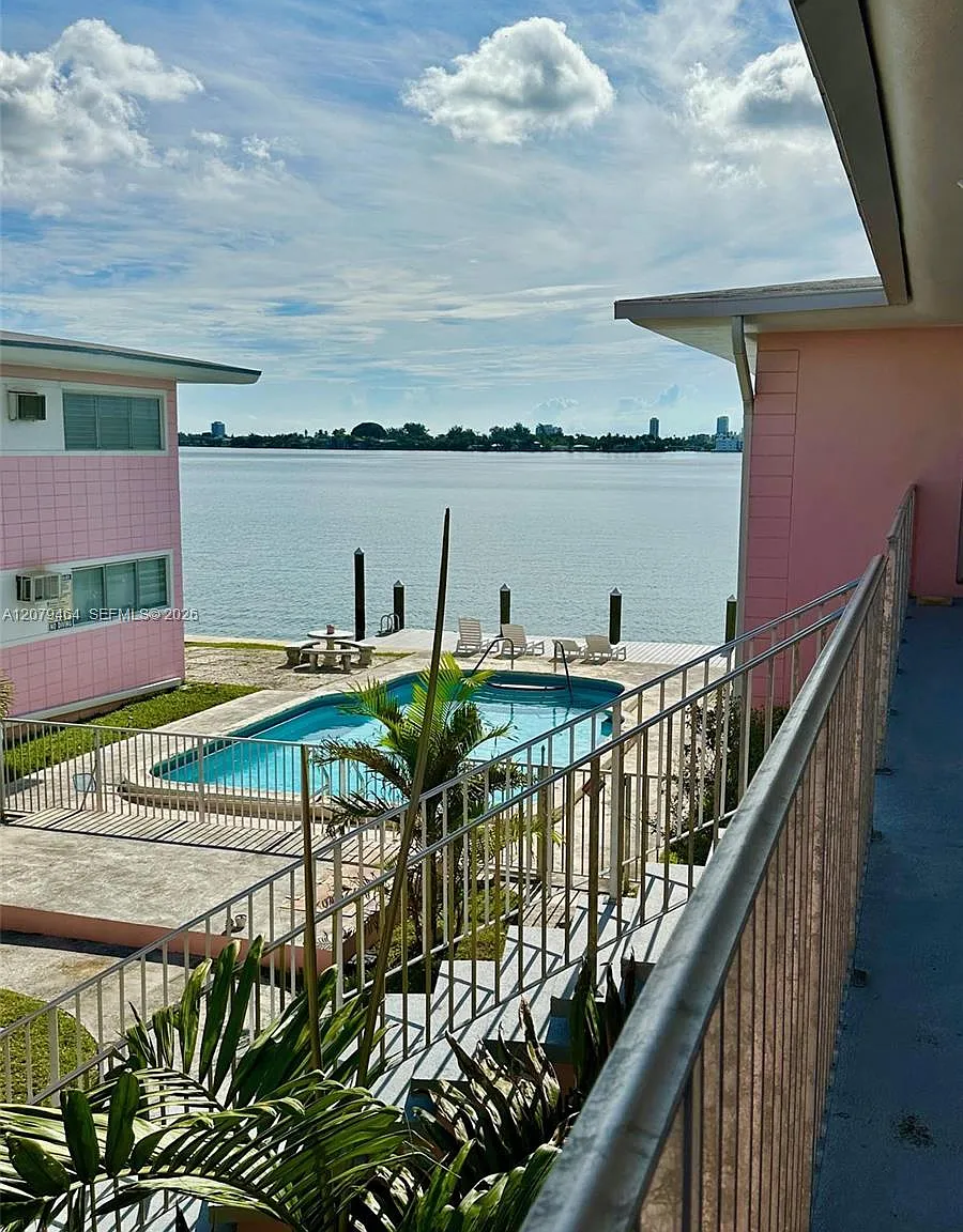 The Lido Condo — Photo 3