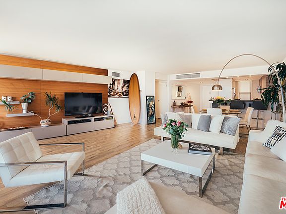 5th image of 4316 Marina City Dr