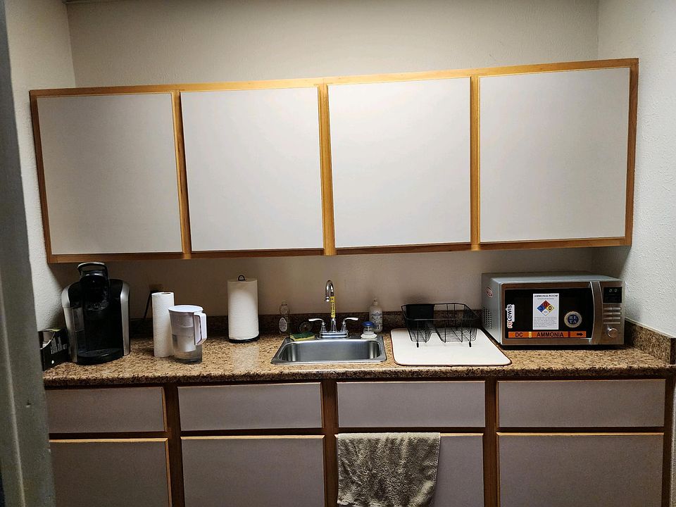 1st image of 913 SW Higgins Ave #105