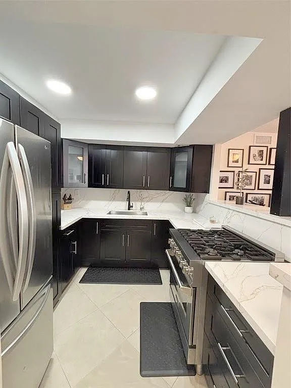 Building Photo - 3140 S Ocean Dr #809