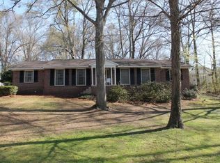 1124 Riverside Ter, Gainesville, GA 30501