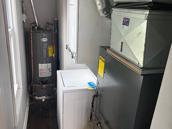 5th image of 48800 Jamaica St