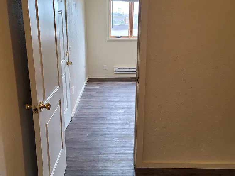 712 Park Ave #C — Photo 2
