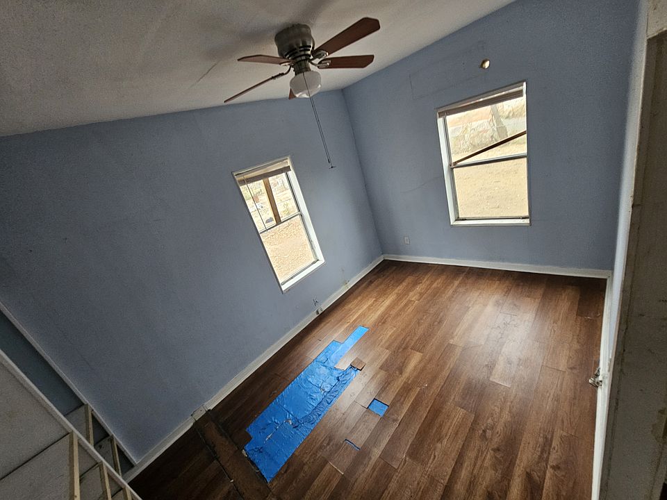 2nd image of 607 Whiting Ave