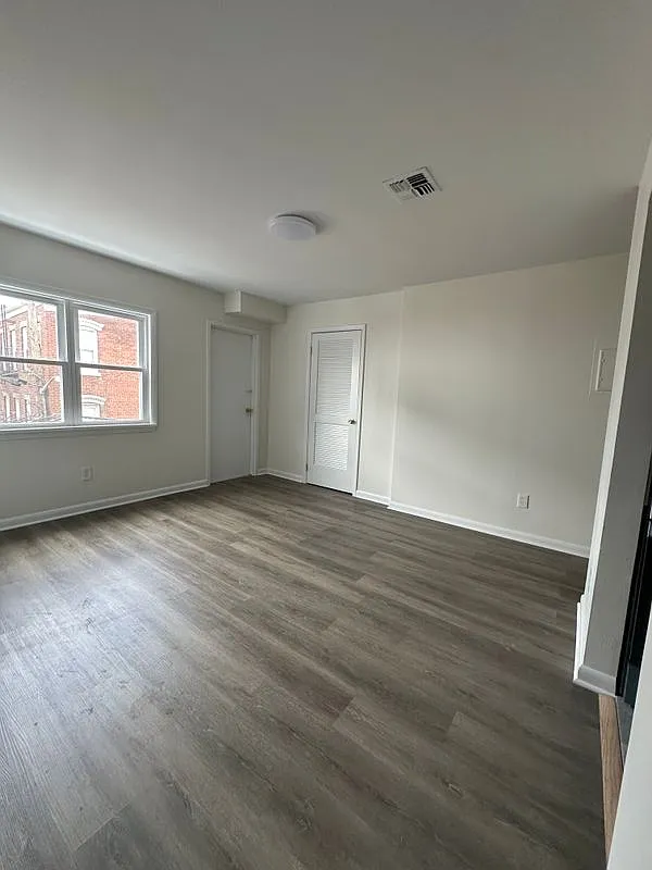 2 bed, 1.0 bath, 700 sqft, $2,100 — Photo 4