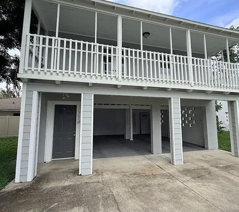 302.5 S 12th St #4