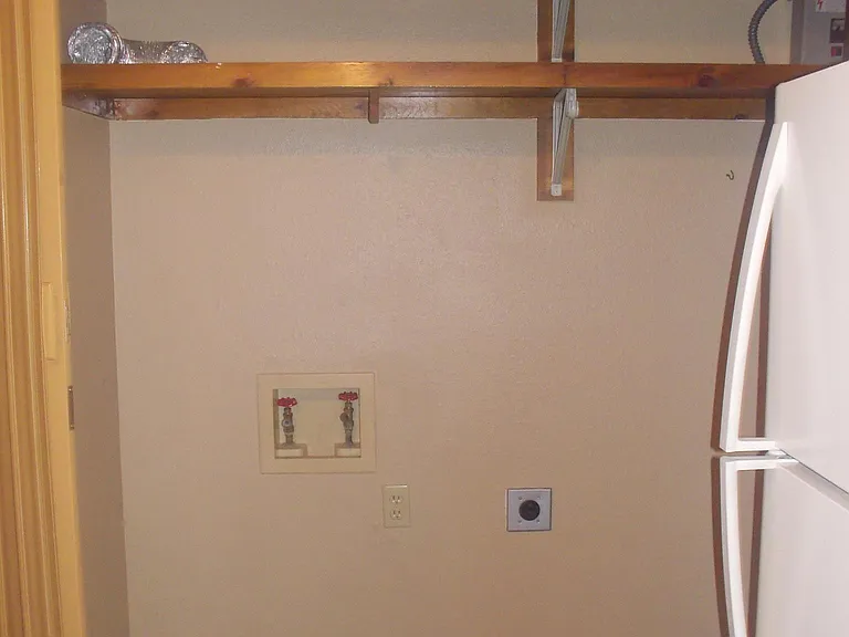 424 N Indiana St — Photo 5