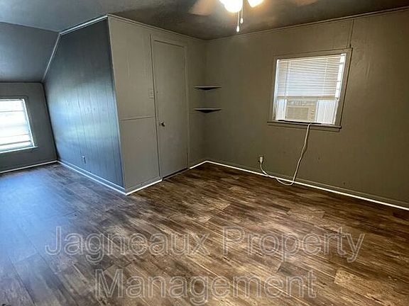 3rd image of 415 W Logan St #B