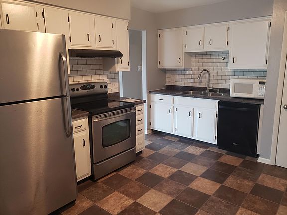 2nd image of 4762 Norfolk Cir