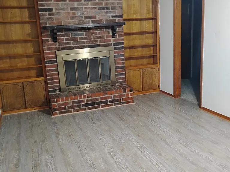 312 E Cedar Ln — Photo 32
