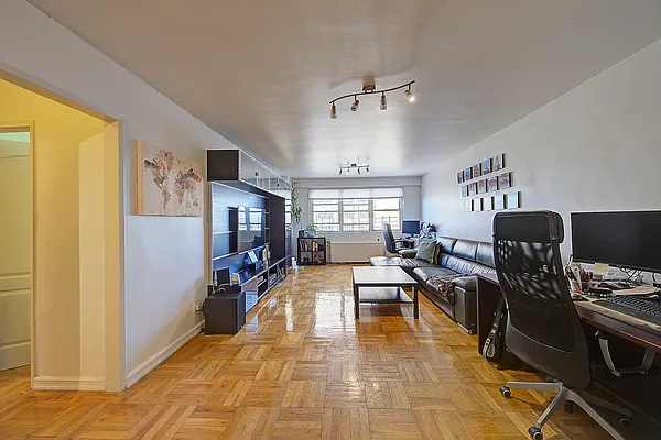 Sold by Keller Williams Realty Landmark | media 28