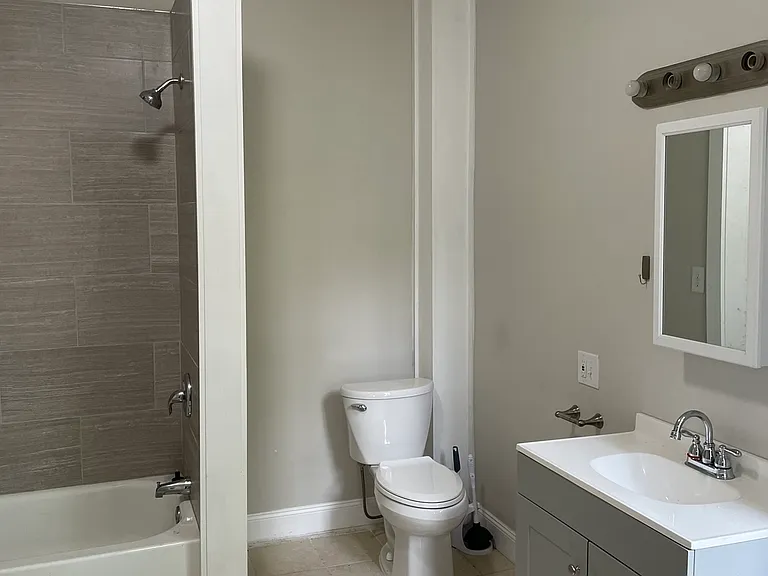 37 Magnolia Ave — Photo 3