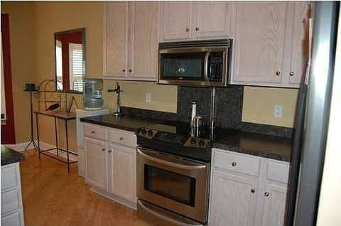 5th image of 121 Melanie Ln