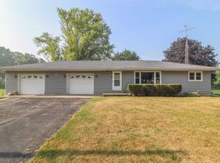 W3335 Gruennert St, Helenville, WI 53137