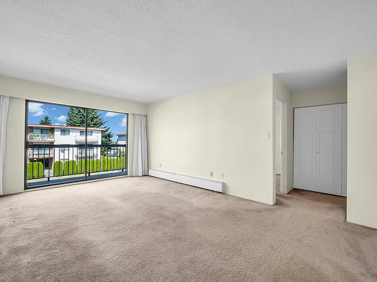 5130 Irving St — Photo 21