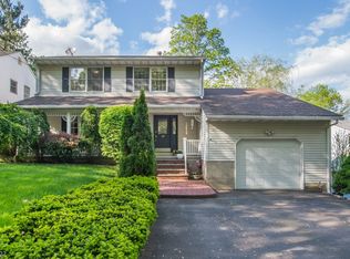 17 Midwood Rd, Denville, NJ 07834