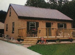 3701 Schroeder Dr, Manitowoc, WI 54220