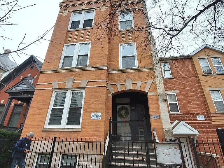 1254 N Maplewood Ave #2 — Photo 3