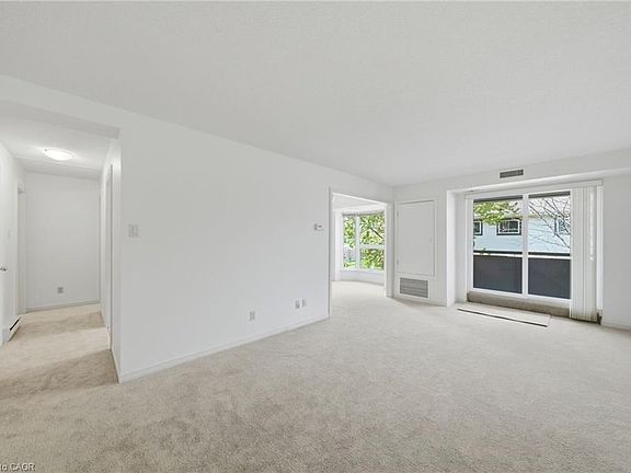 4th image of 416 Limeridge Rd E #303
