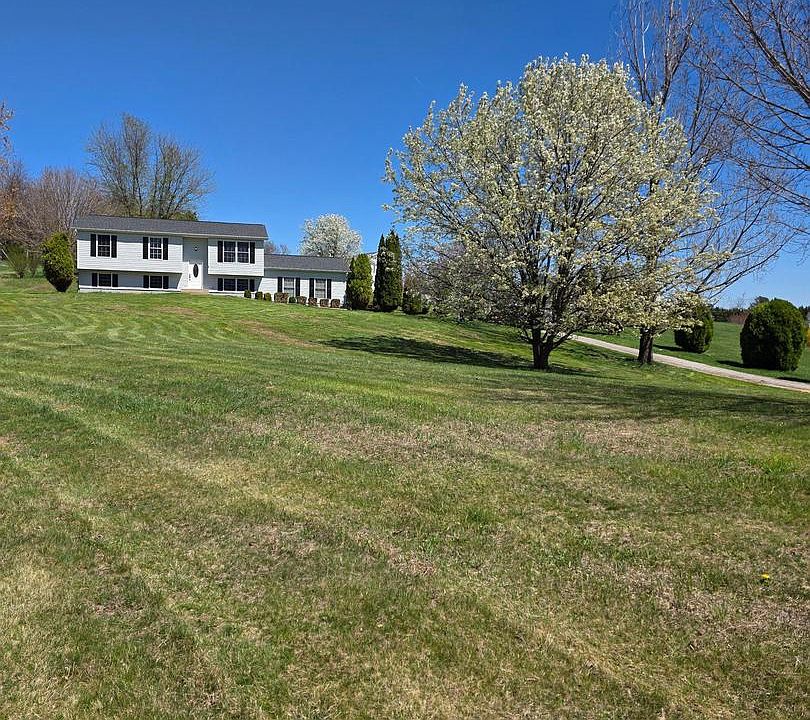 1st image of 4720 Trail Ct