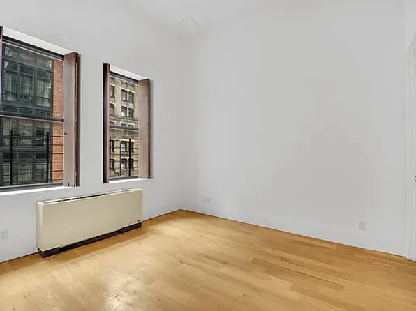 71 Nassau Street image 8 of 12