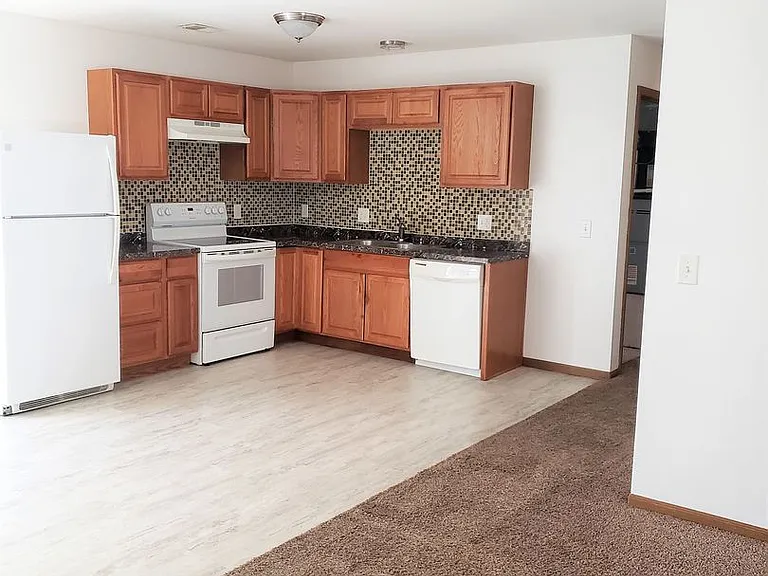 1119 Yuma St — Photo 2