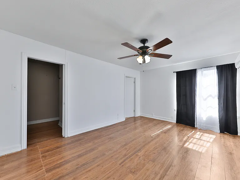 518 Dresden Dr #1 — Photo 8