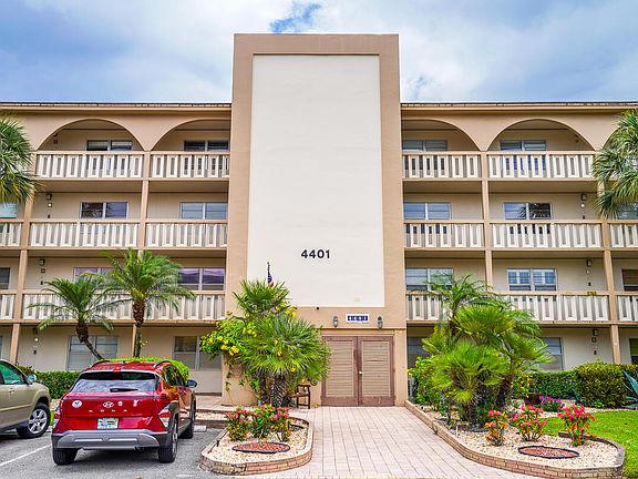 3rd image of 4401 Martinique Court #D2