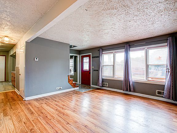 4th image of 209 44th Ave