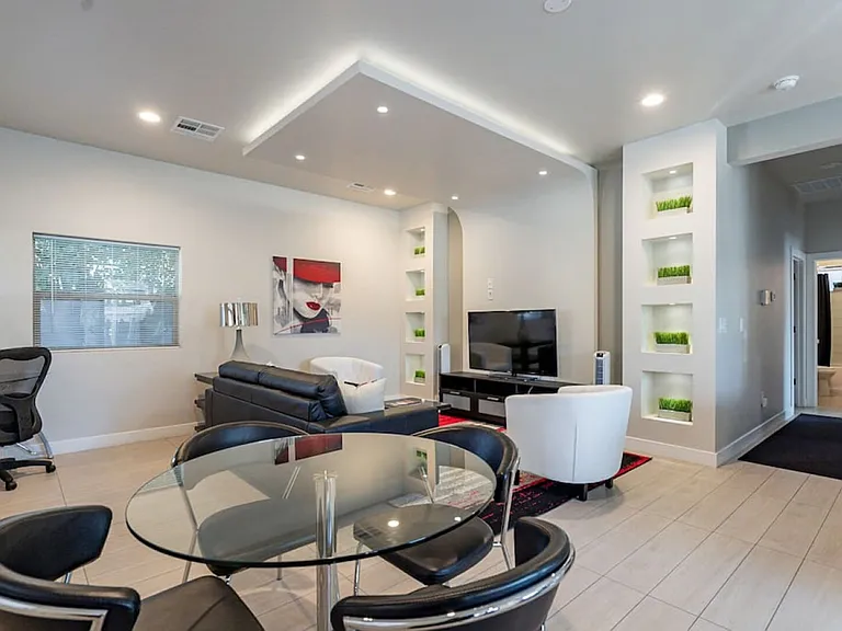 E Earll Dr — Photo 8