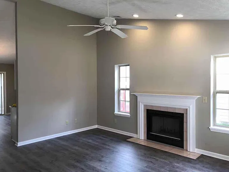 11257 Harrington Ln — Photo 3