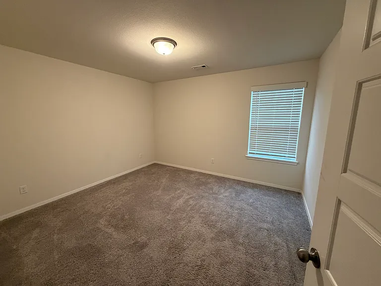 515 Ashwood St — Photo 23