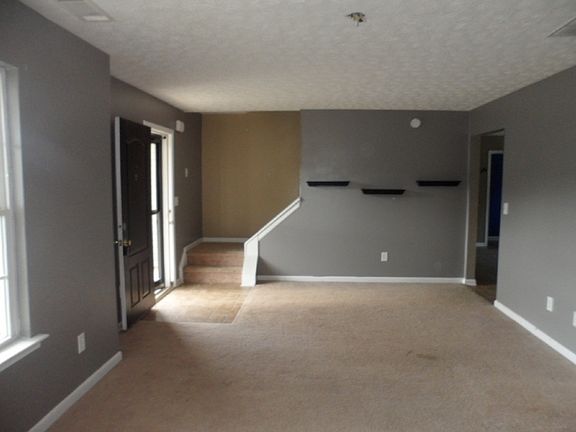 2nd image of 75 Artie Ct