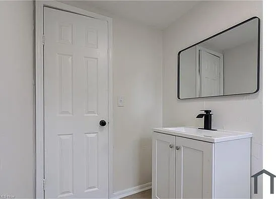 14817 Naples Ave — Photo 17