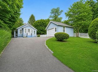 208 Vineyard Road, Huntington, NY 11743