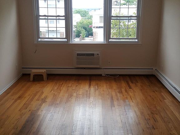 4th image of 43-00 212th St