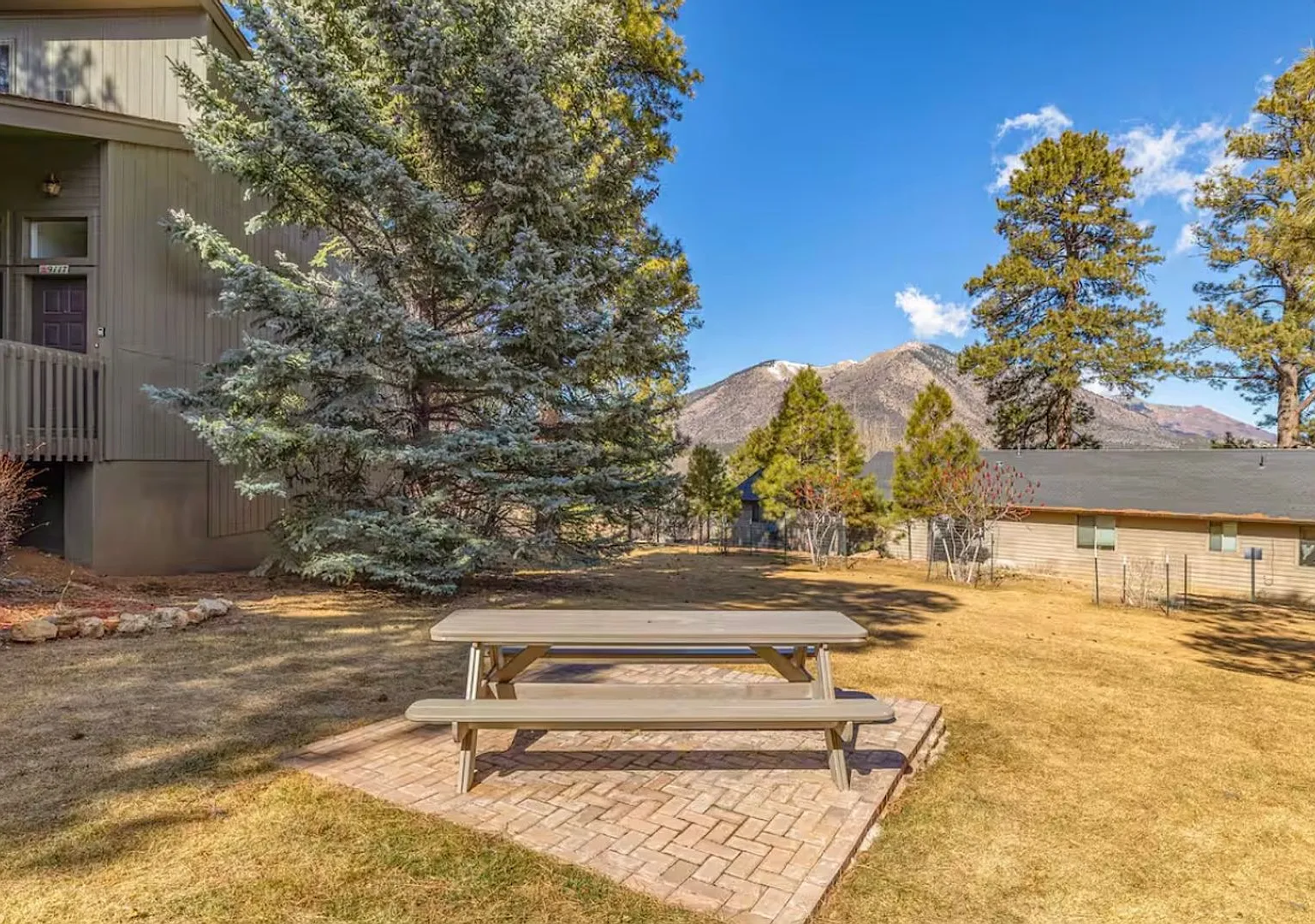 Charming 1-Bedroom Condo in Oakmont Country Club — Photo 4