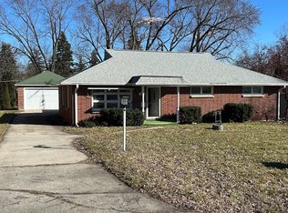 662 S Gladstone Ave, Aurora, IL 60506