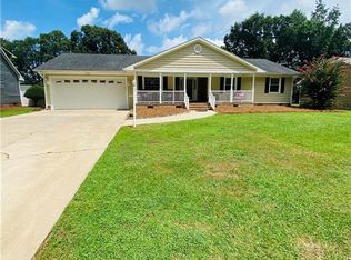 215 Tartan Rd, Lumberton, NC 28358