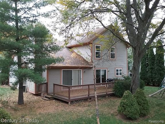 4th image of 23040 Potomac Cir