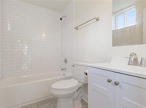 5th image of 1826 Eagle St