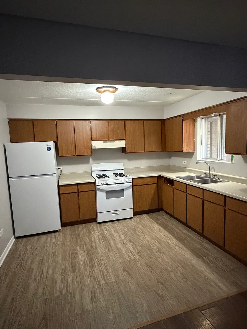 1145 Fairwood Dr #2B photo 1