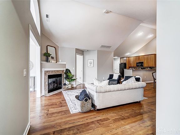 5th image of 9240 Elizabeth Ln