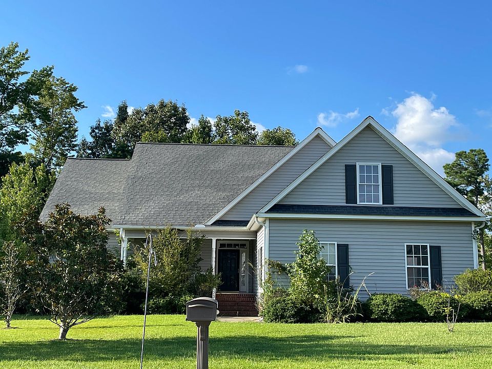 1st image of 230 Magnolia Dr