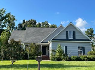 230 Magnolia Dr, Winterville, NC 28590