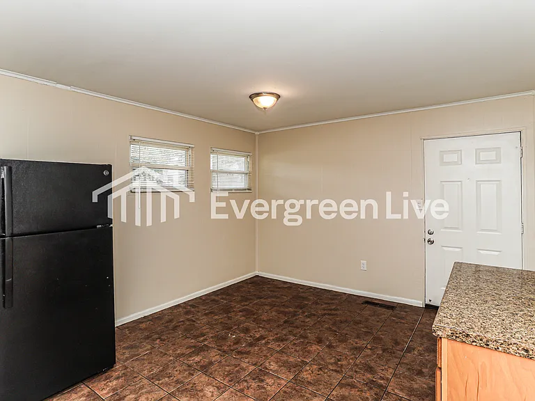 9622 Sacramento St — Photo 6